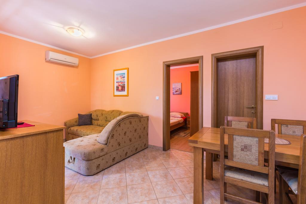 Apartments Villa Orange ميدولين المظهر الخارجي الصورة