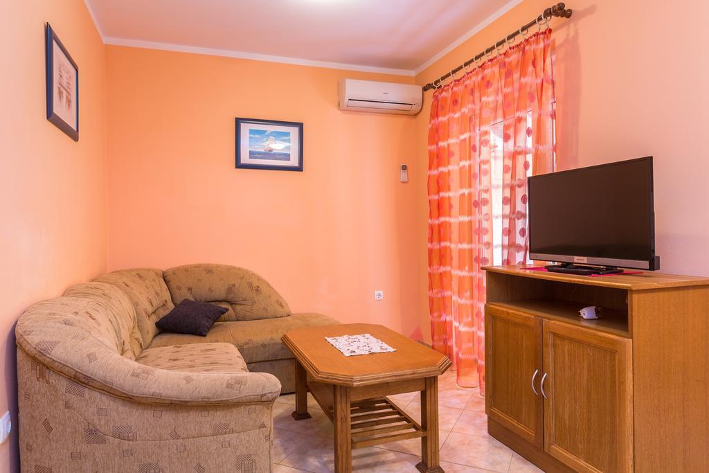 Apartments Villa Orange ميدولين المظهر الخارجي الصورة